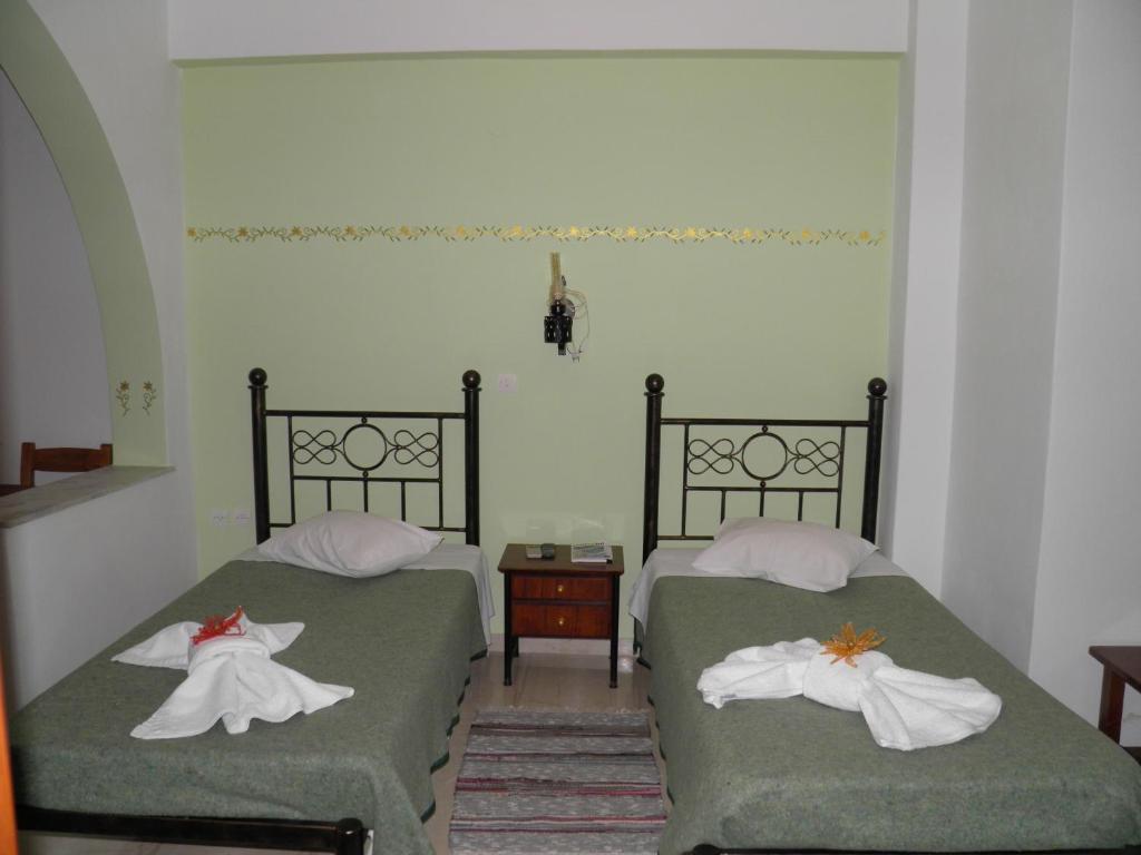 Mirsini Pansion Hotel Karterádos Quarto foto